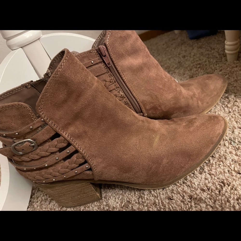 Blush booties Carlos Santana